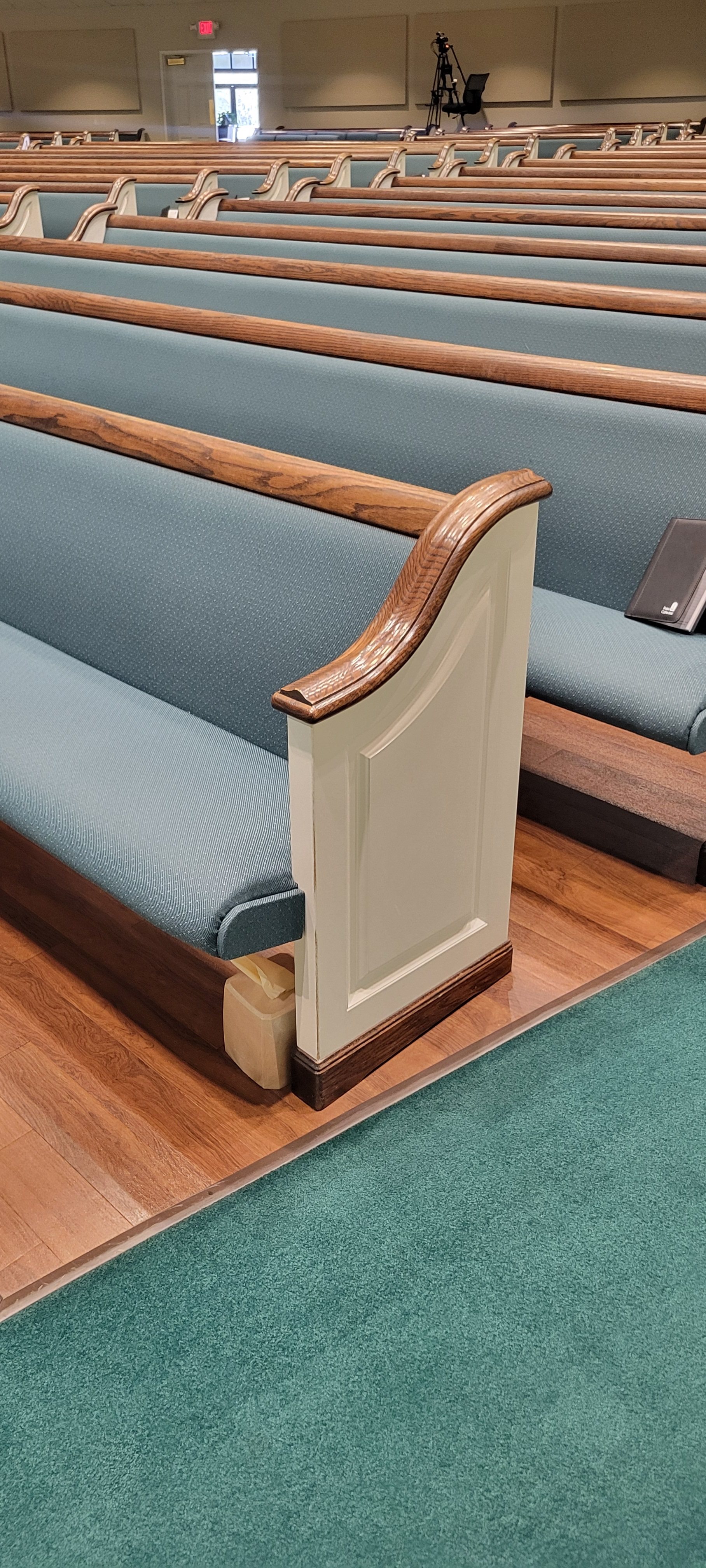 Set 323 | Pews for sale