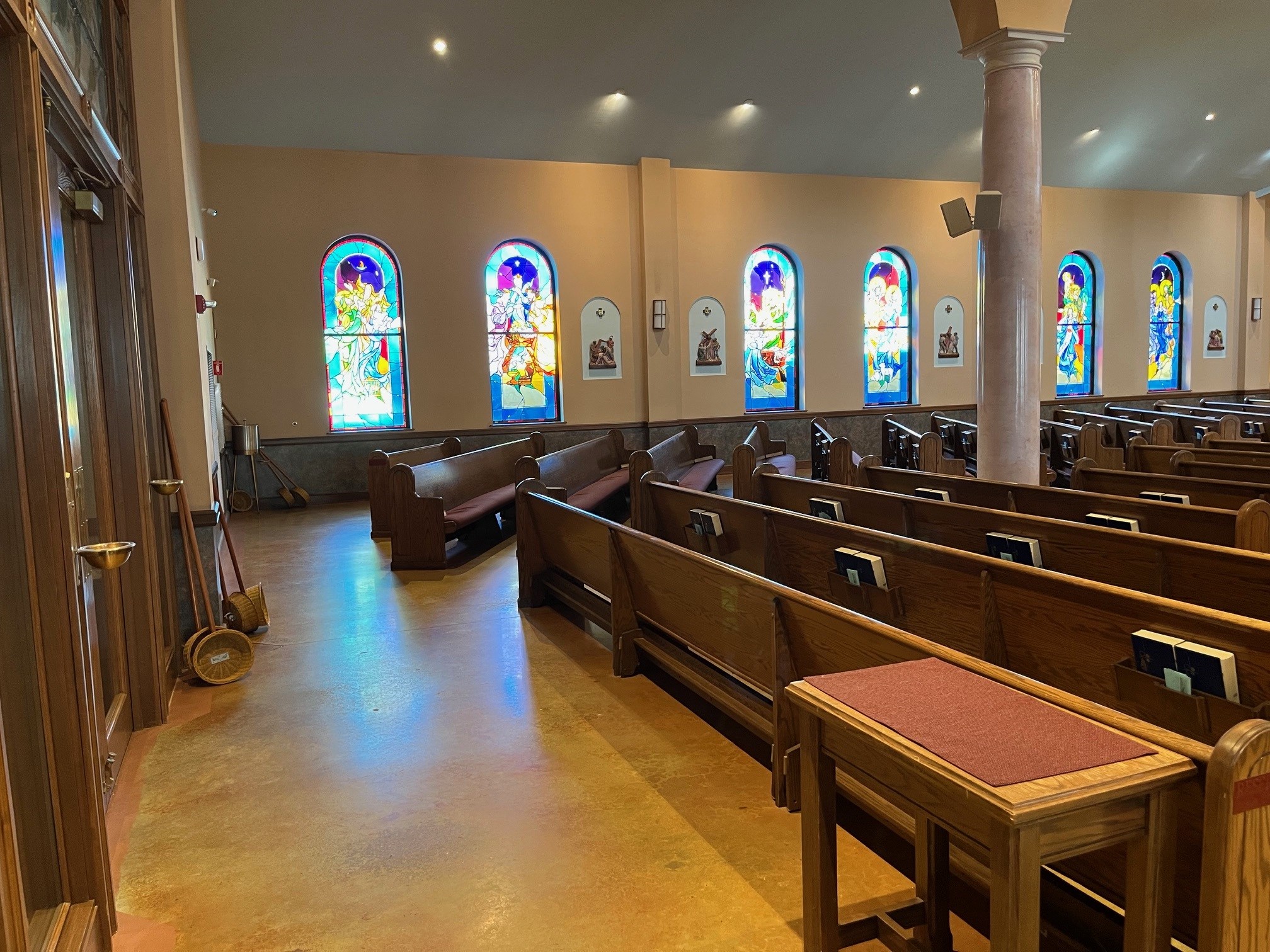 Set 322 | Pews for sale